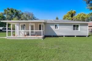 N Oakleaf Ave-003