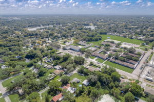 N Oakleaf Ave-042