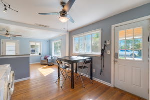 N Oakleaf Ave-014