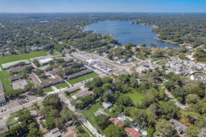 N Oakleaf Ave-041