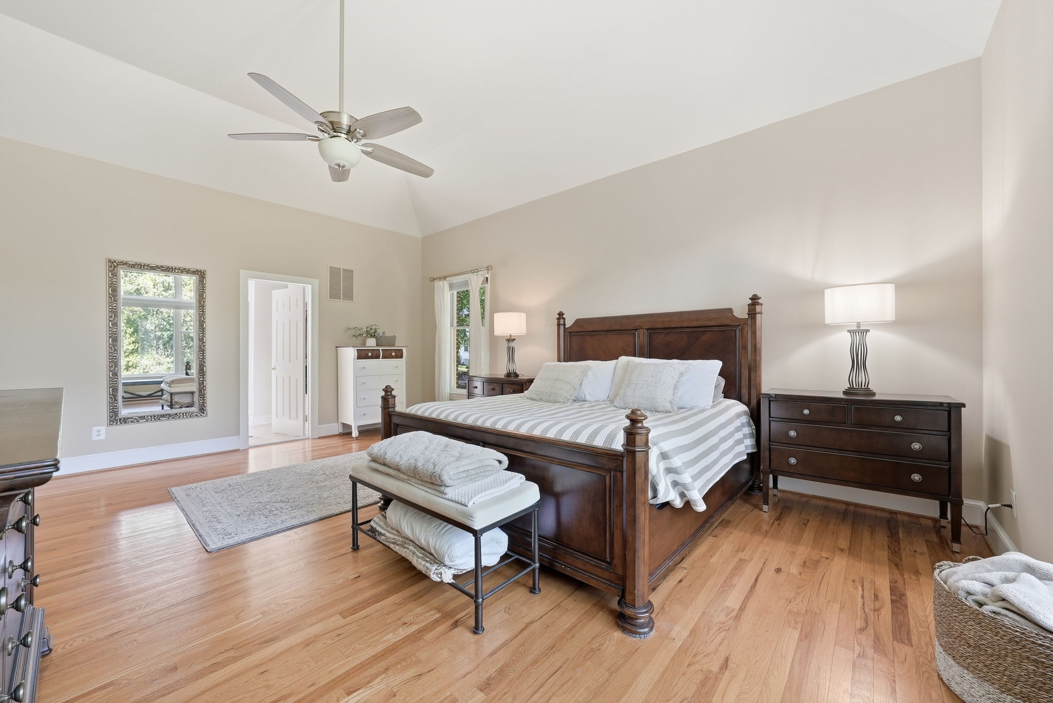 VAULTED CEILINGS IN THE PRIMARY BEDROOM