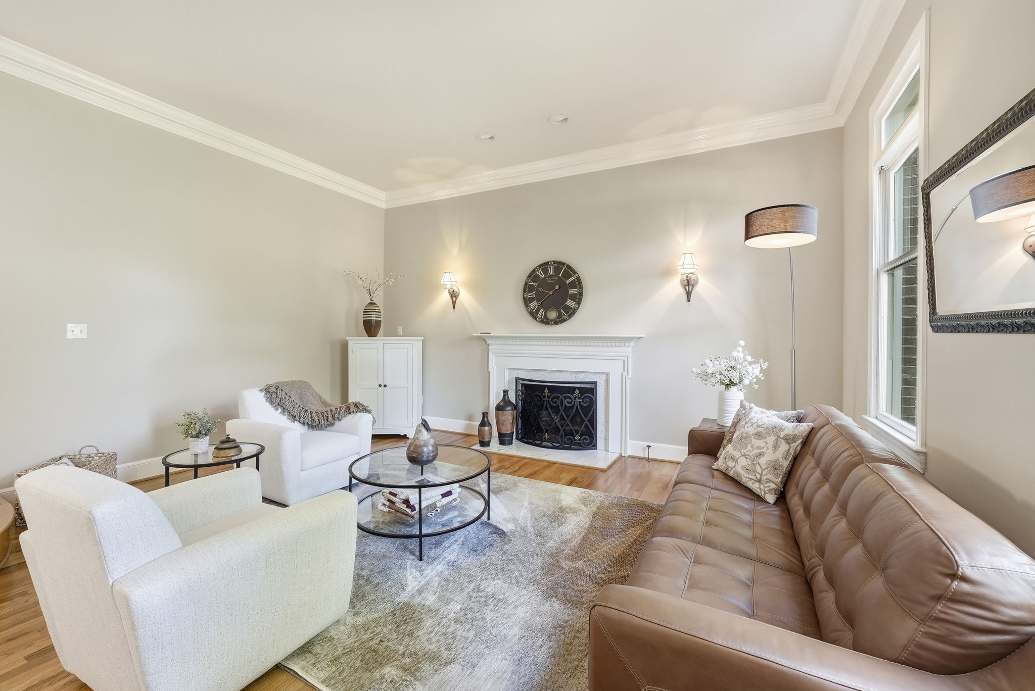 BEAUTIFUL LIVING ROOM WITH GAS FIREPLACE