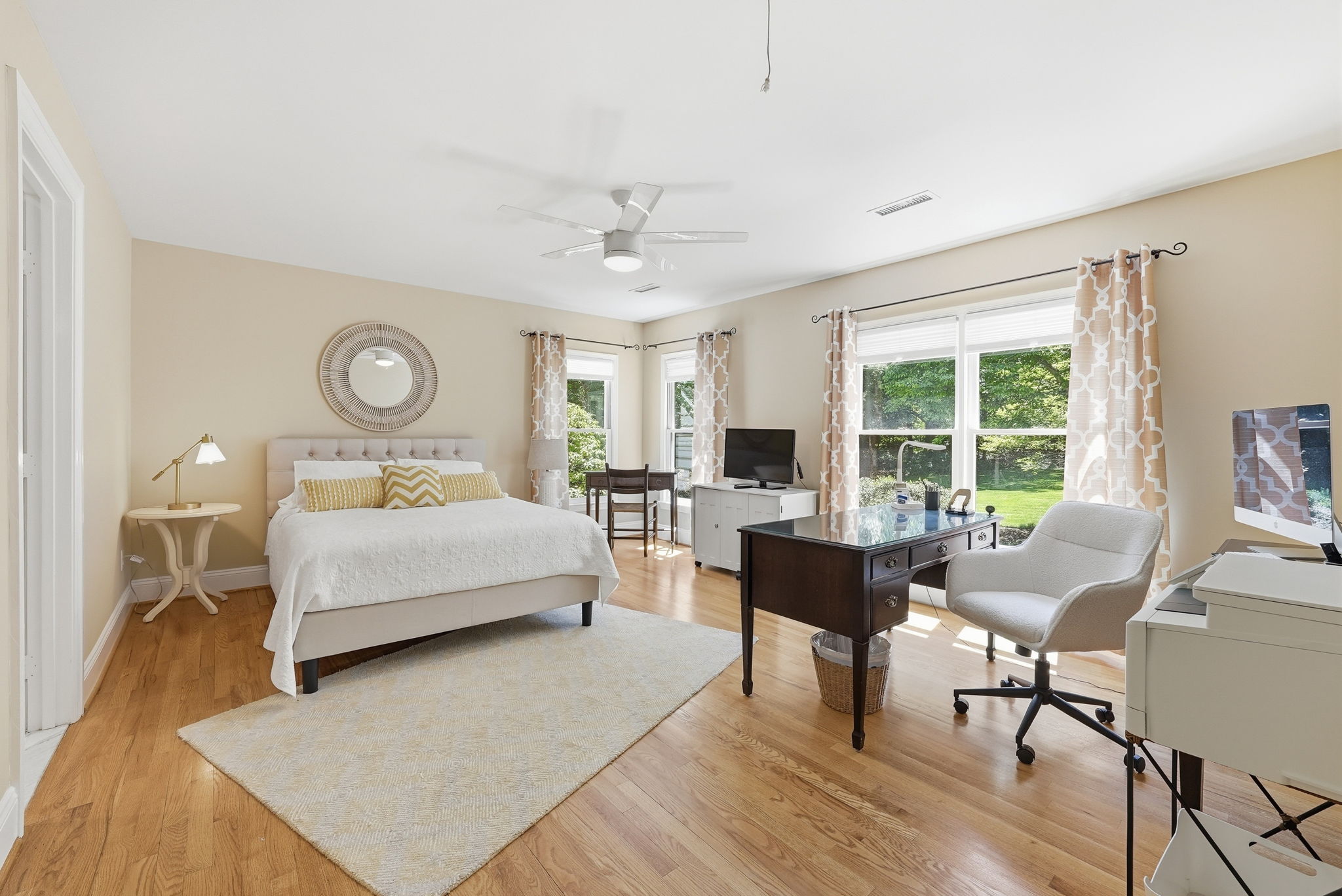 FOURTH BEDROOM WITH PLENY OF WINDOWS