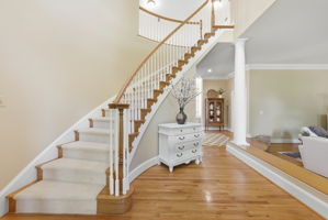 DRAMATIC TWO-STORY FOYER