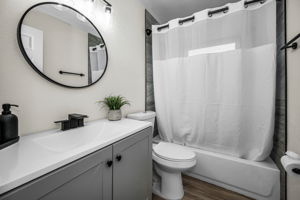 Bathroom1a
