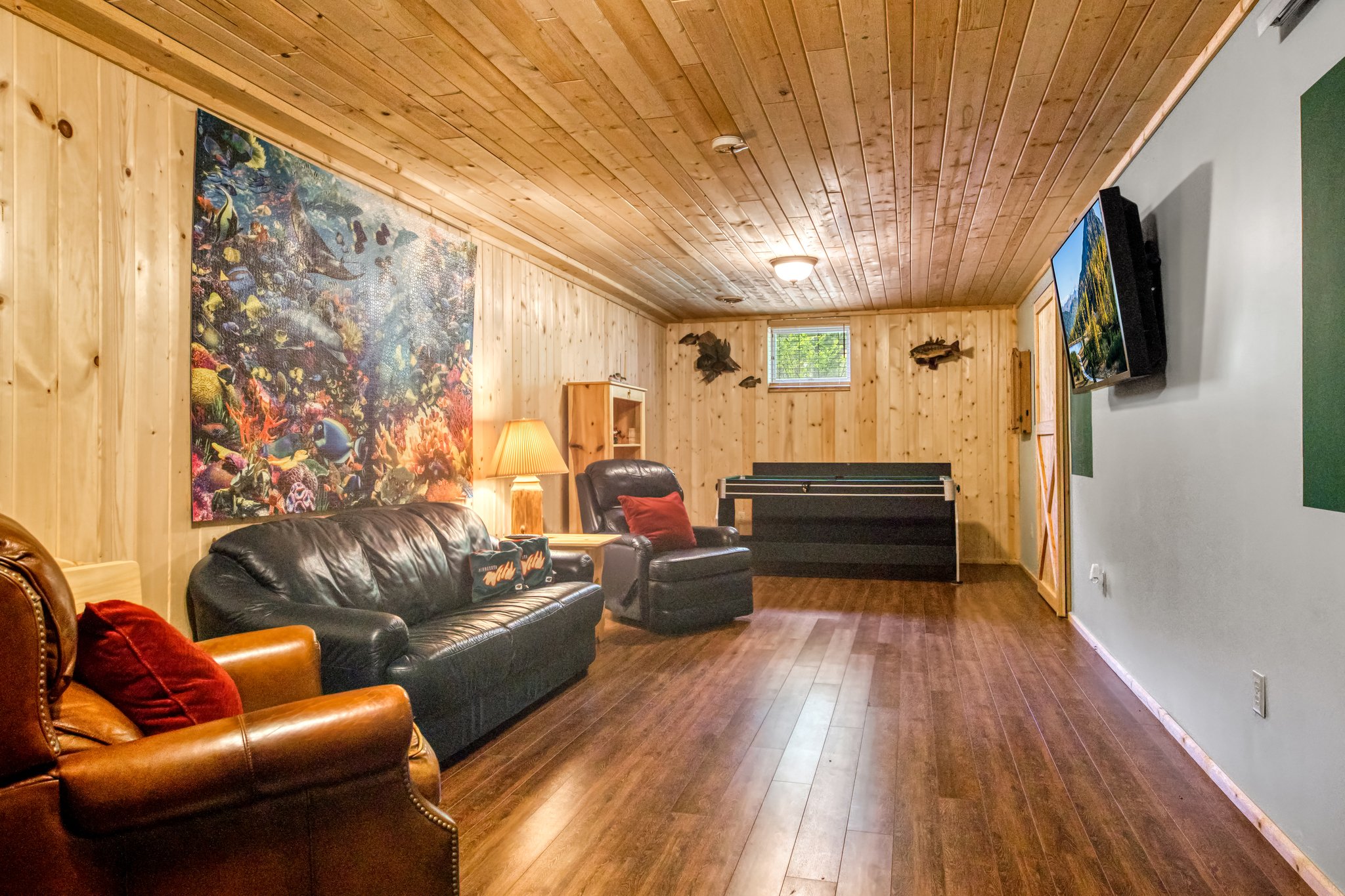 Amusement Room- LL- Gorgeous Woodwork