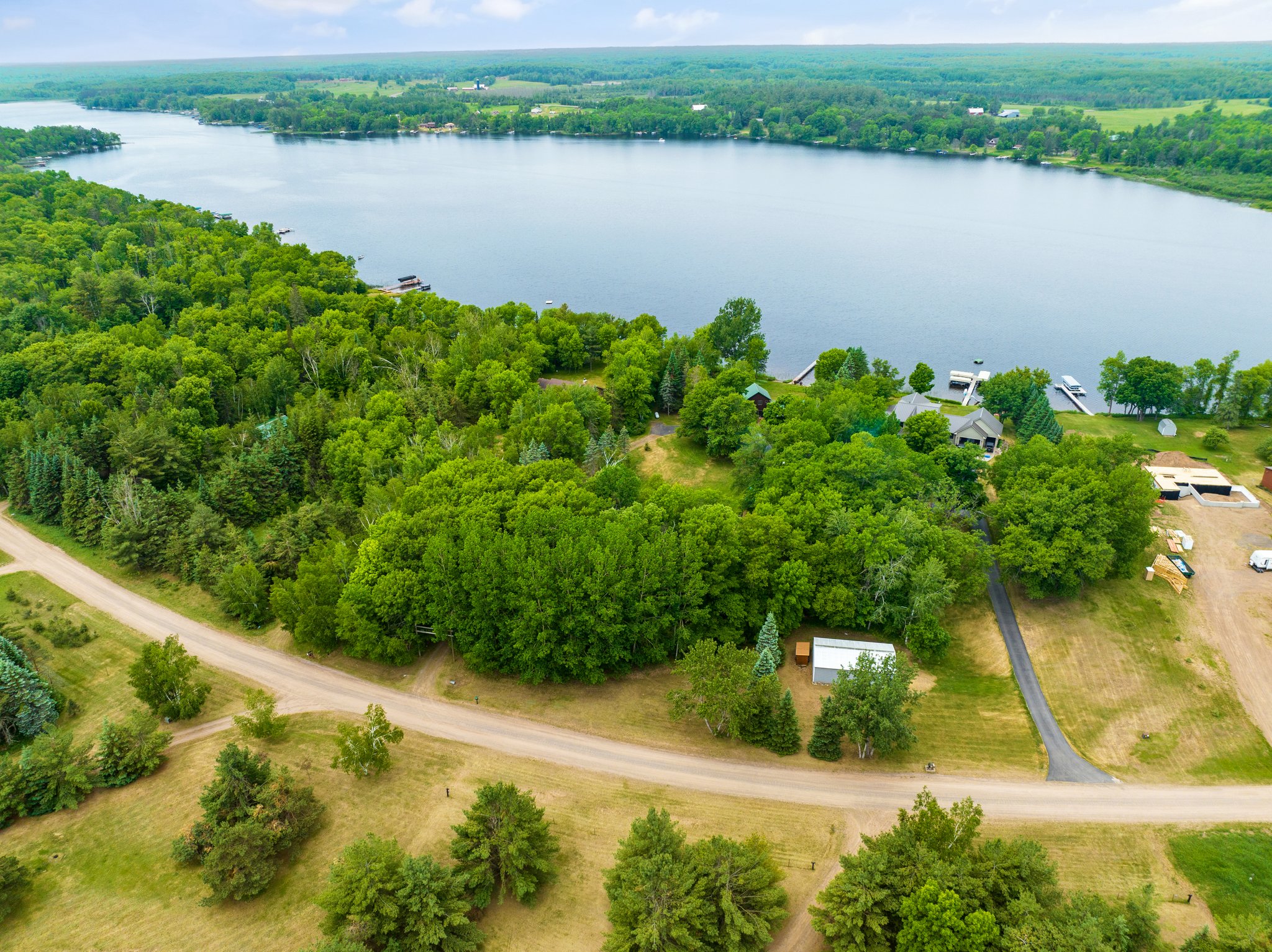 Pine Lake- 377 Acres/28' depth