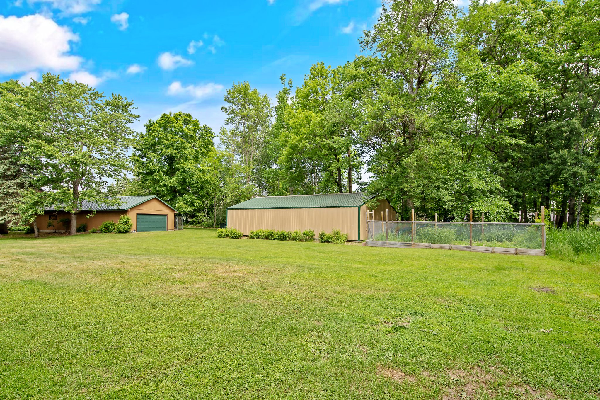 Huge Flat Lawn perfect for sports!