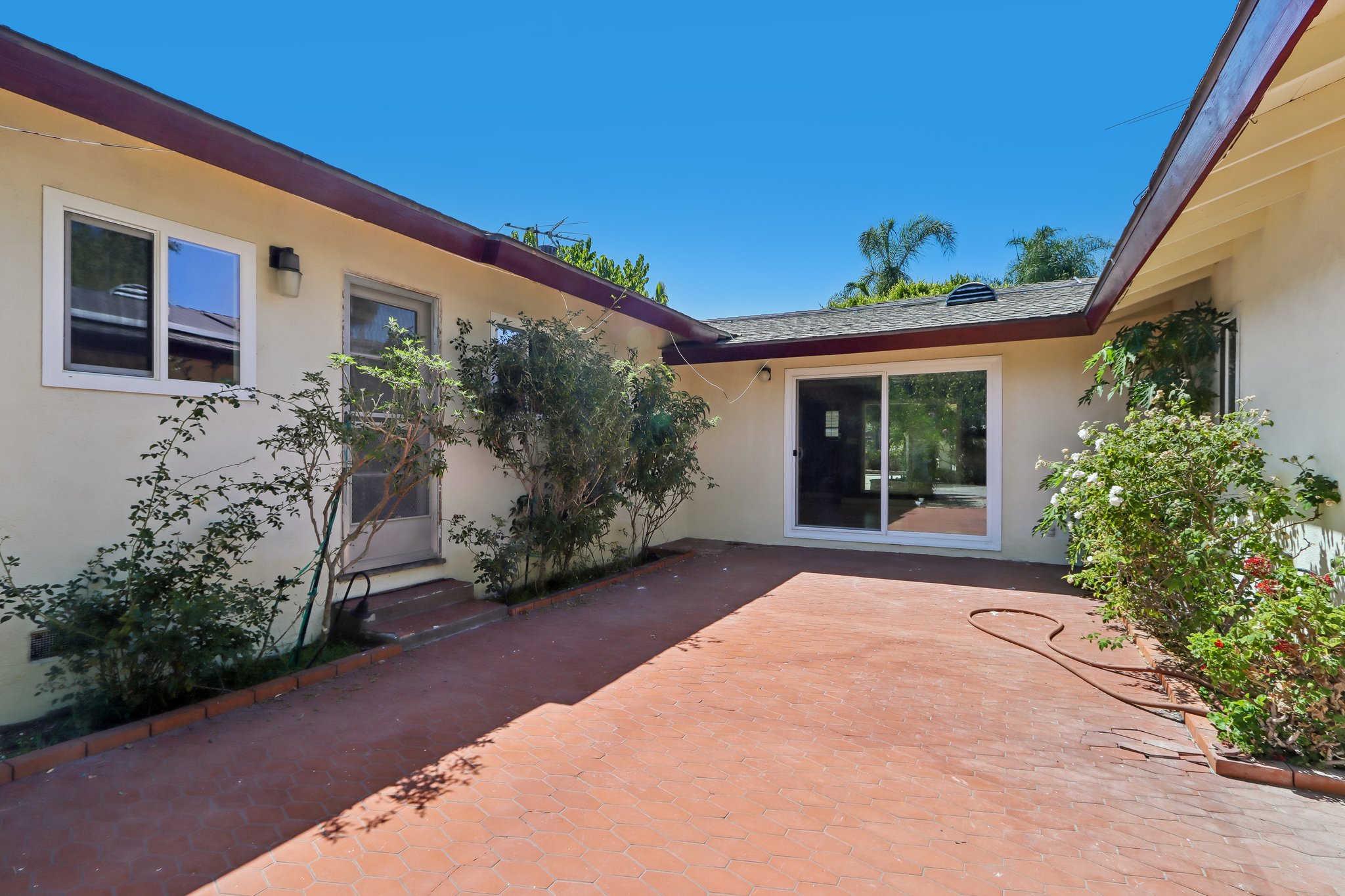 Newport Ave-S1507-025.jpg