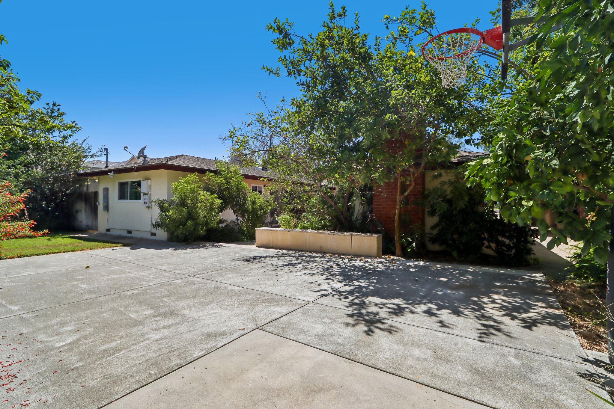 Newport Ave-S1507-027.jpg