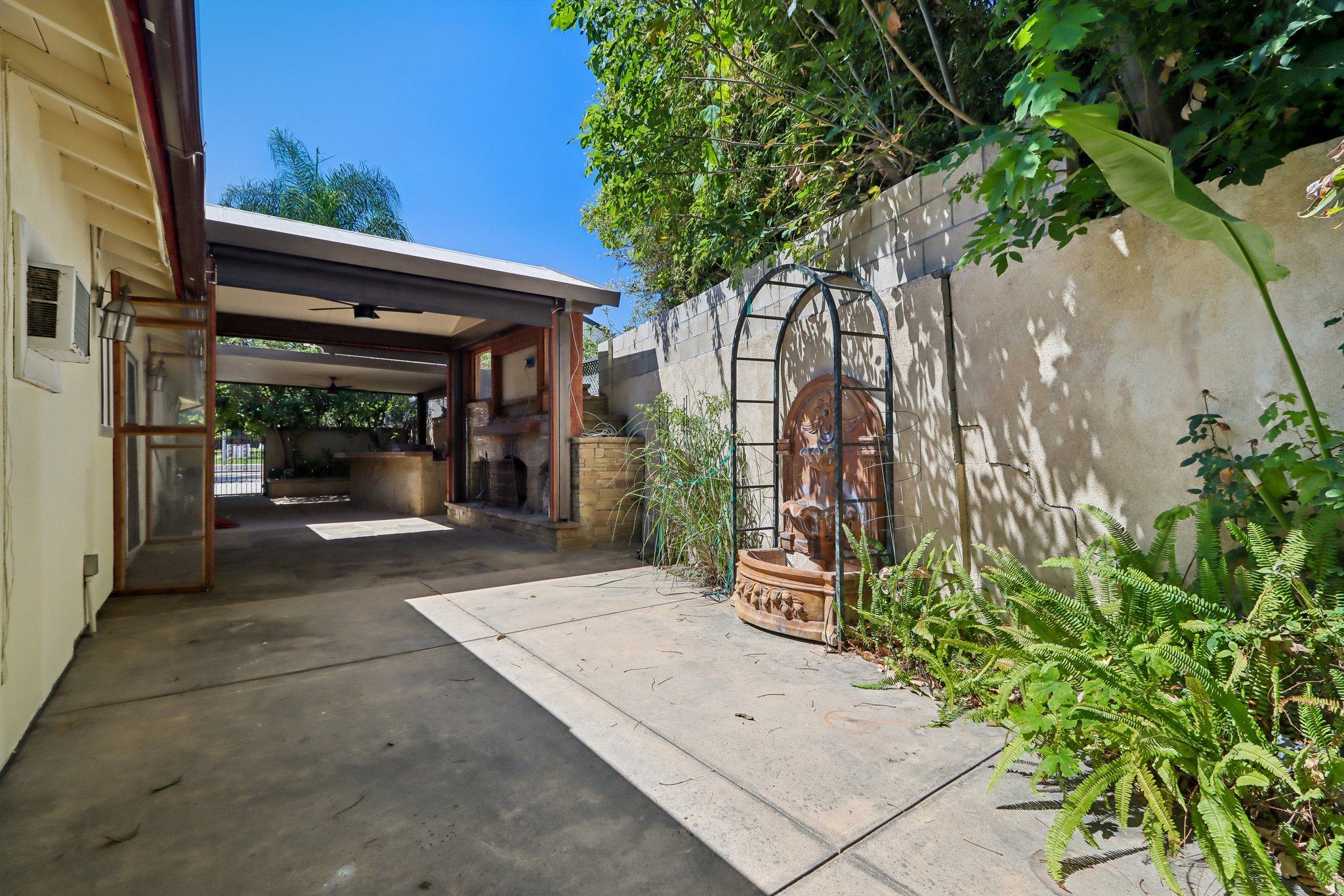 Newport Ave-S1507-029.jpg