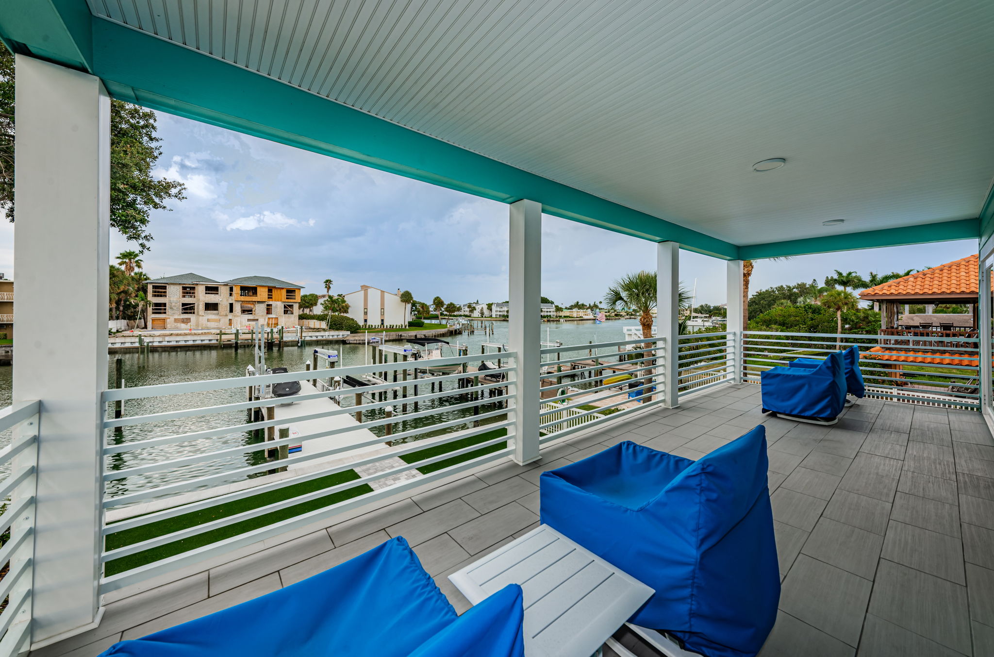 Living Room Balcony2