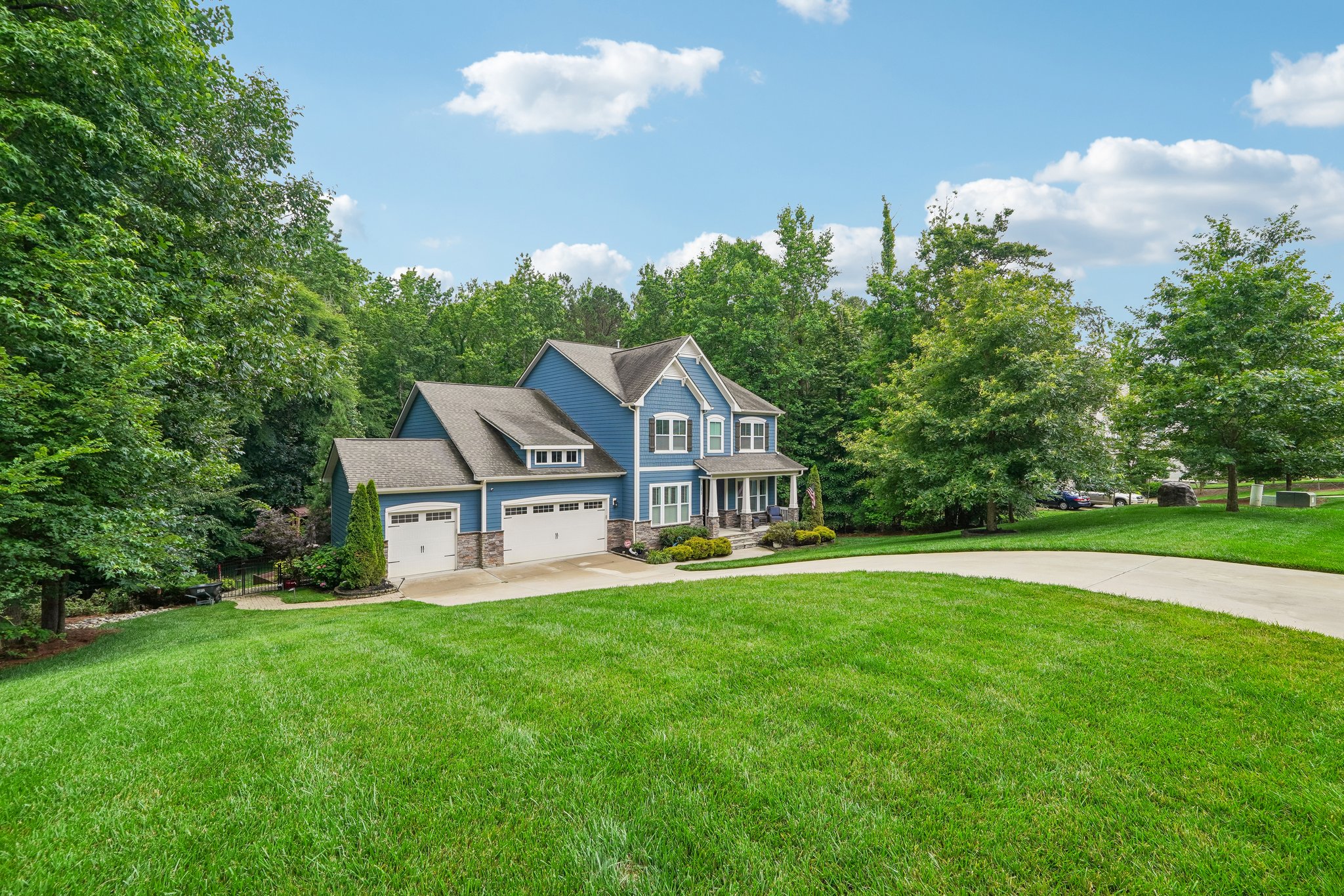 Crofton Dr-S0306-002.jpg