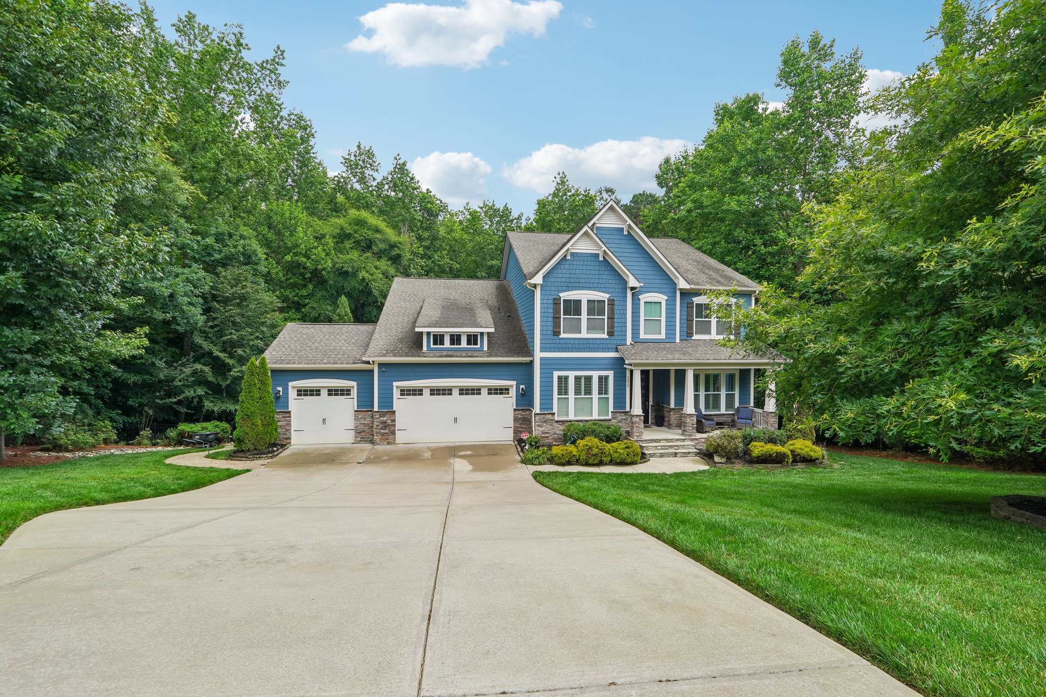 Crofton Dr-S0306-004.jpg