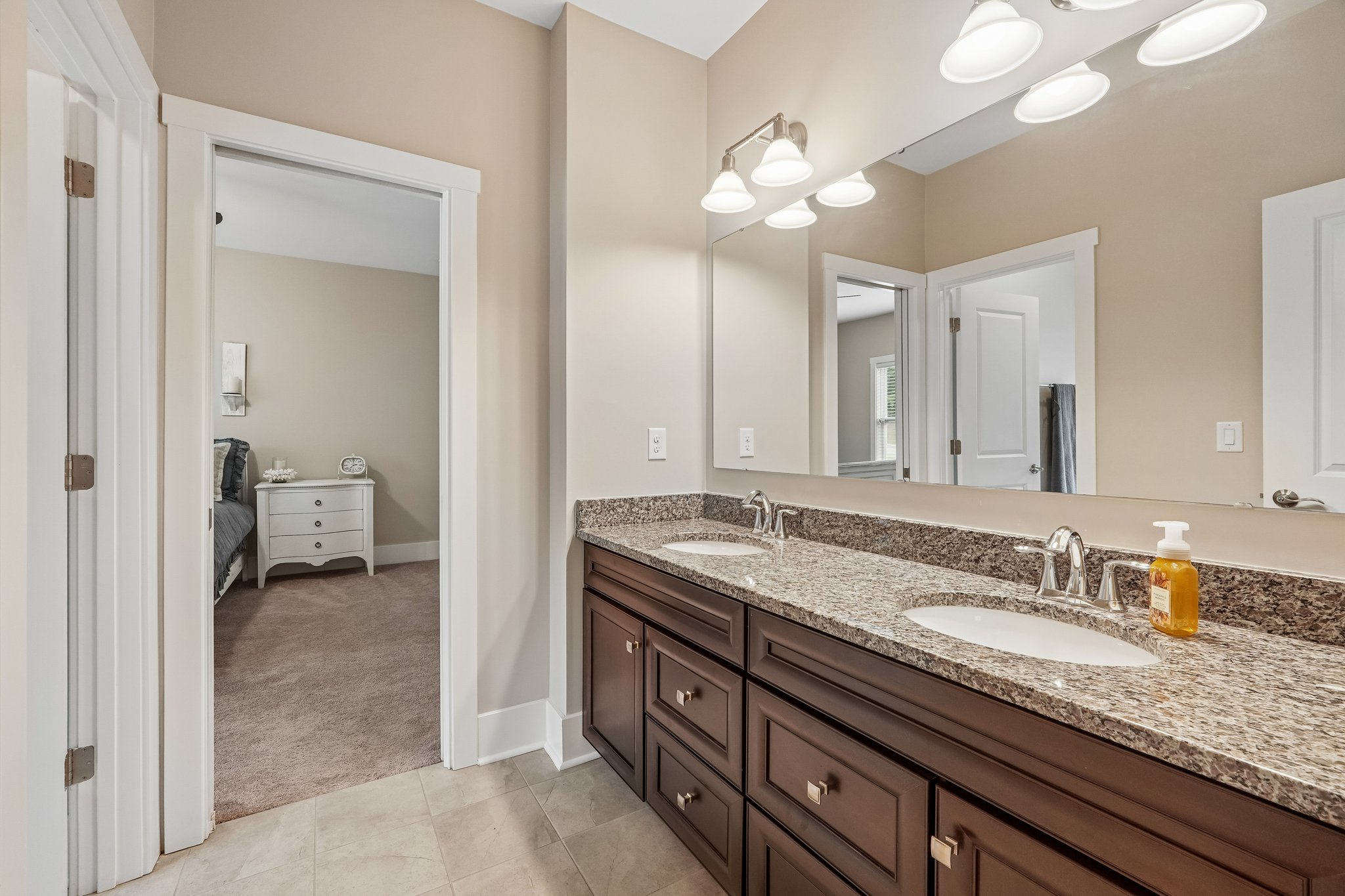 Crofton Dr-S0306-039.jpg