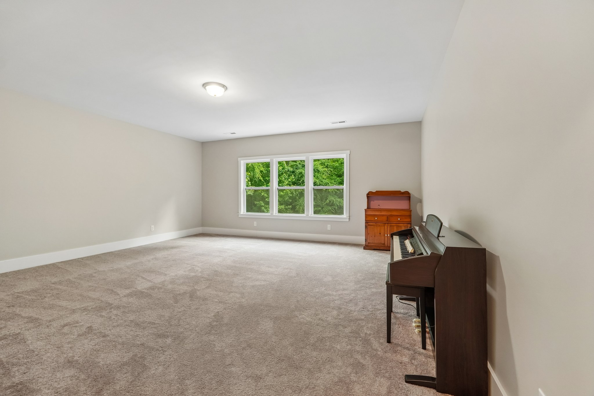Crofton Dr-S0306-045.jpg
