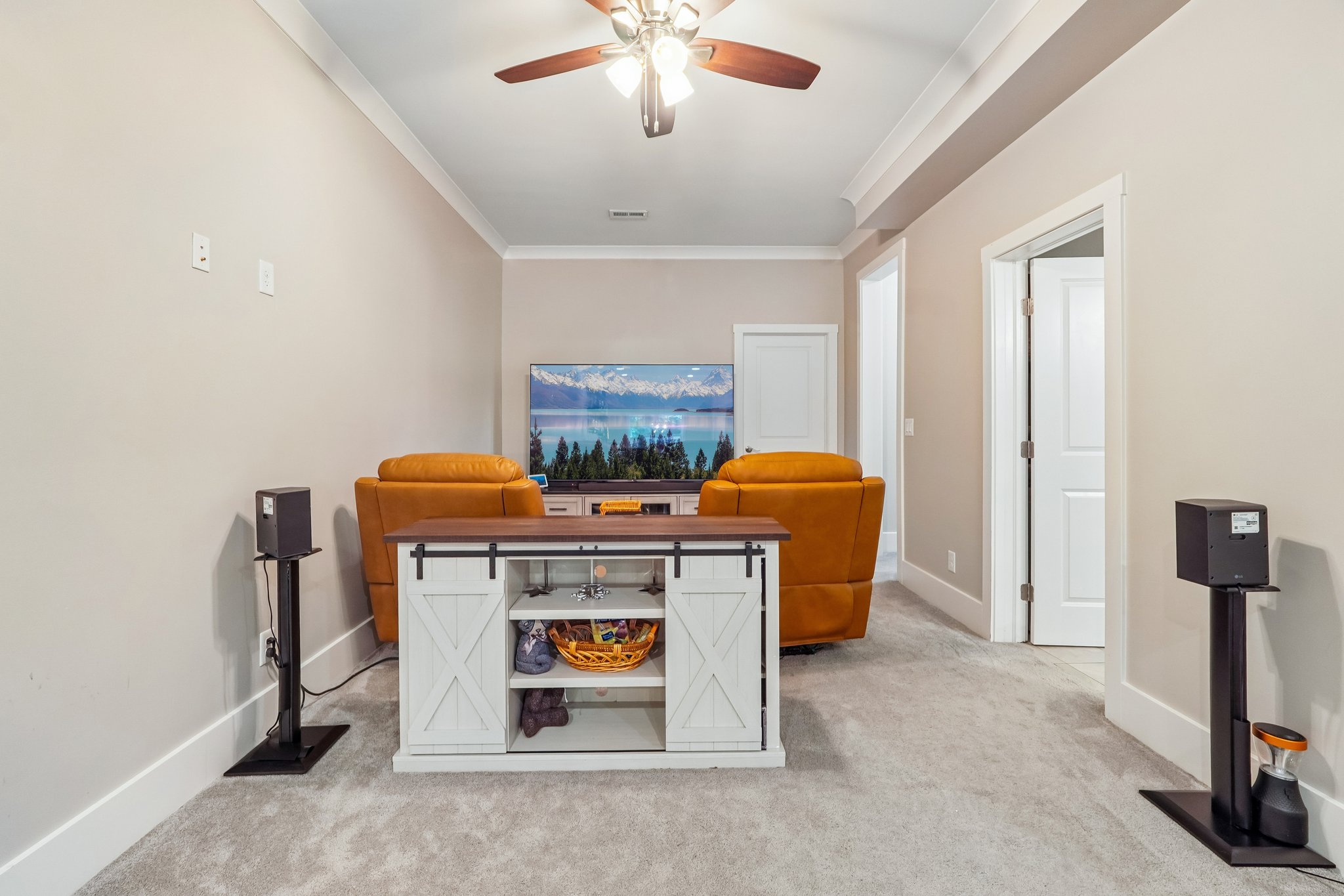 Crofton Dr-S0306-057.jpg