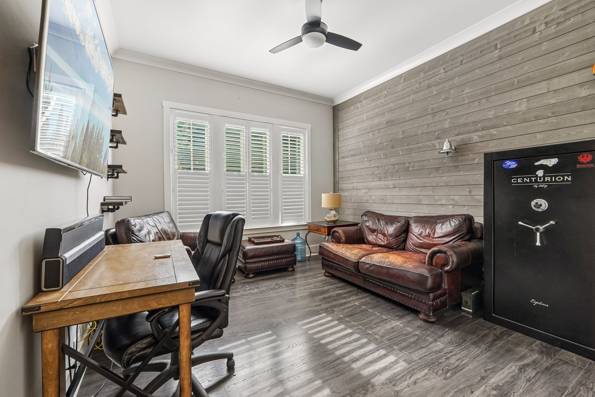Crofton Dr-S0306-078.jpg