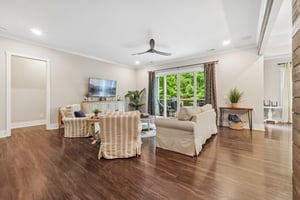 Crofton Dr-S0306-012.jpg