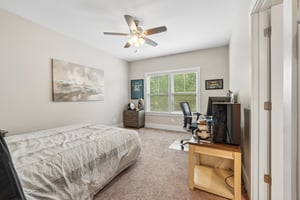 Crofton Dr-S0306-037.jpg