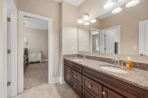 Crofton Dr-S0306-039.jpg
