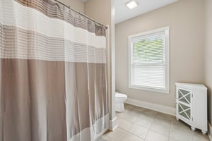 Crofton Dr-S0306-040.jpg