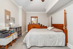 Crofton Dr-S0306-064.jpg
