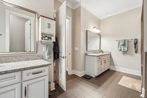 Crofton Dr-S0306-077.jpg