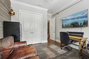 Crofton Dr-S0306-079.jpg