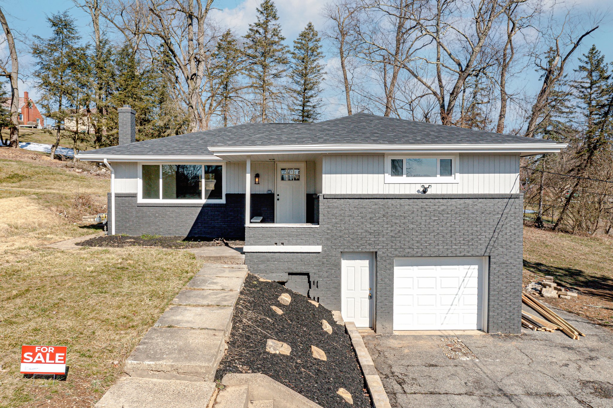 12325 Maple Ln, Irwin, PA 15642 VUE Real Estate Marketing