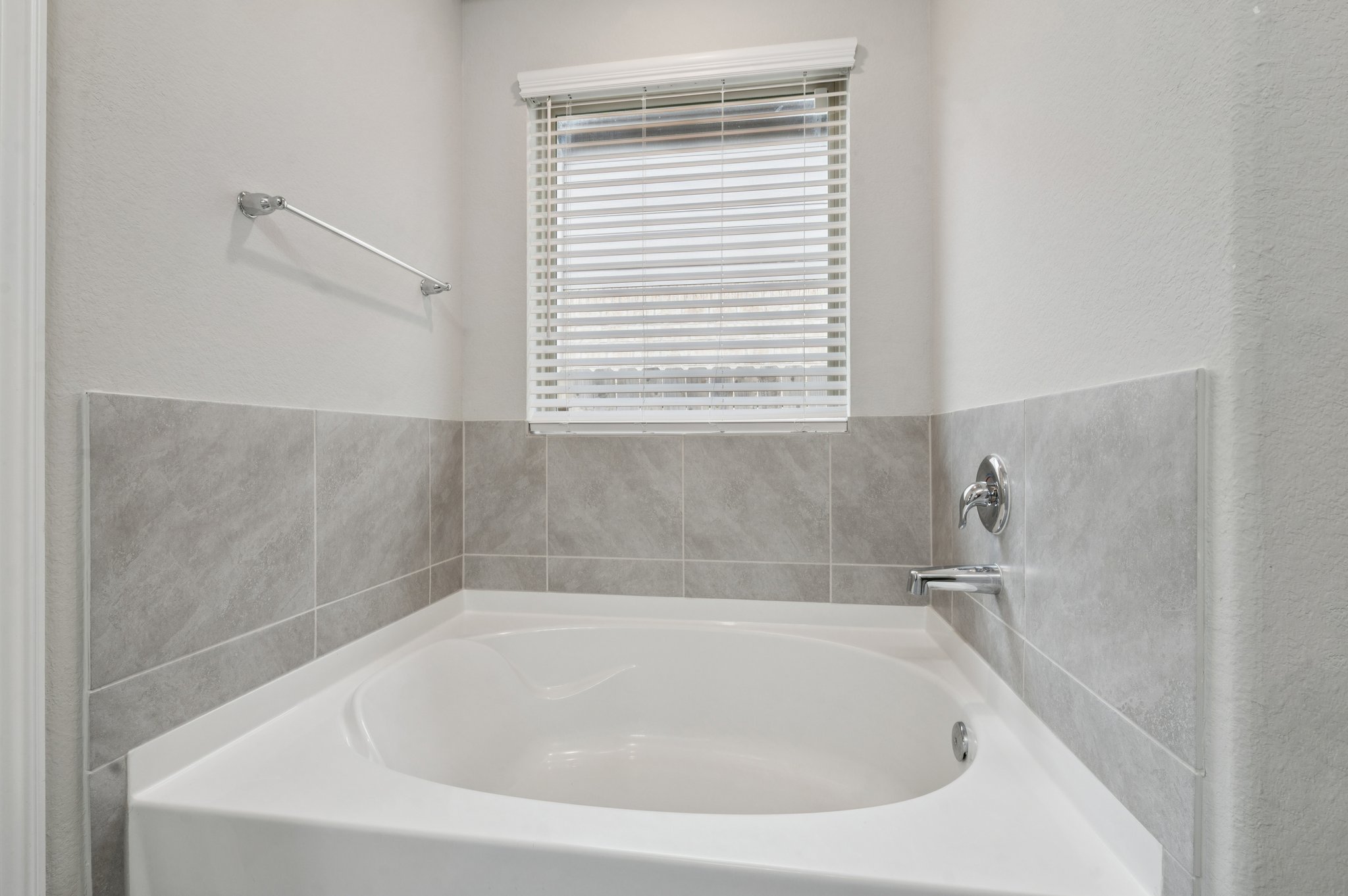 Summerbrook Dr-S2606-025.jpg