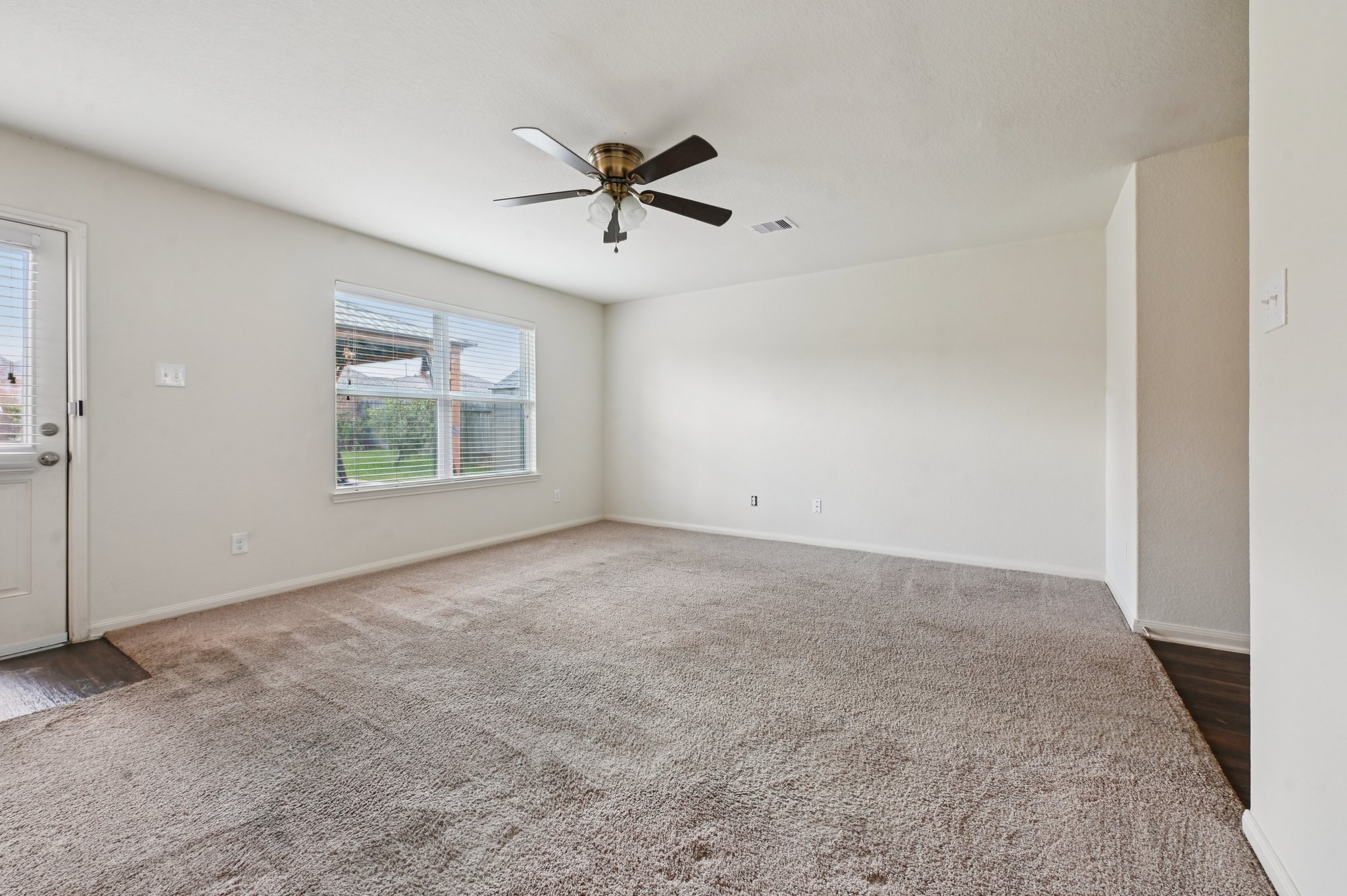 Wavecrest Rd-S2307-008.jpg