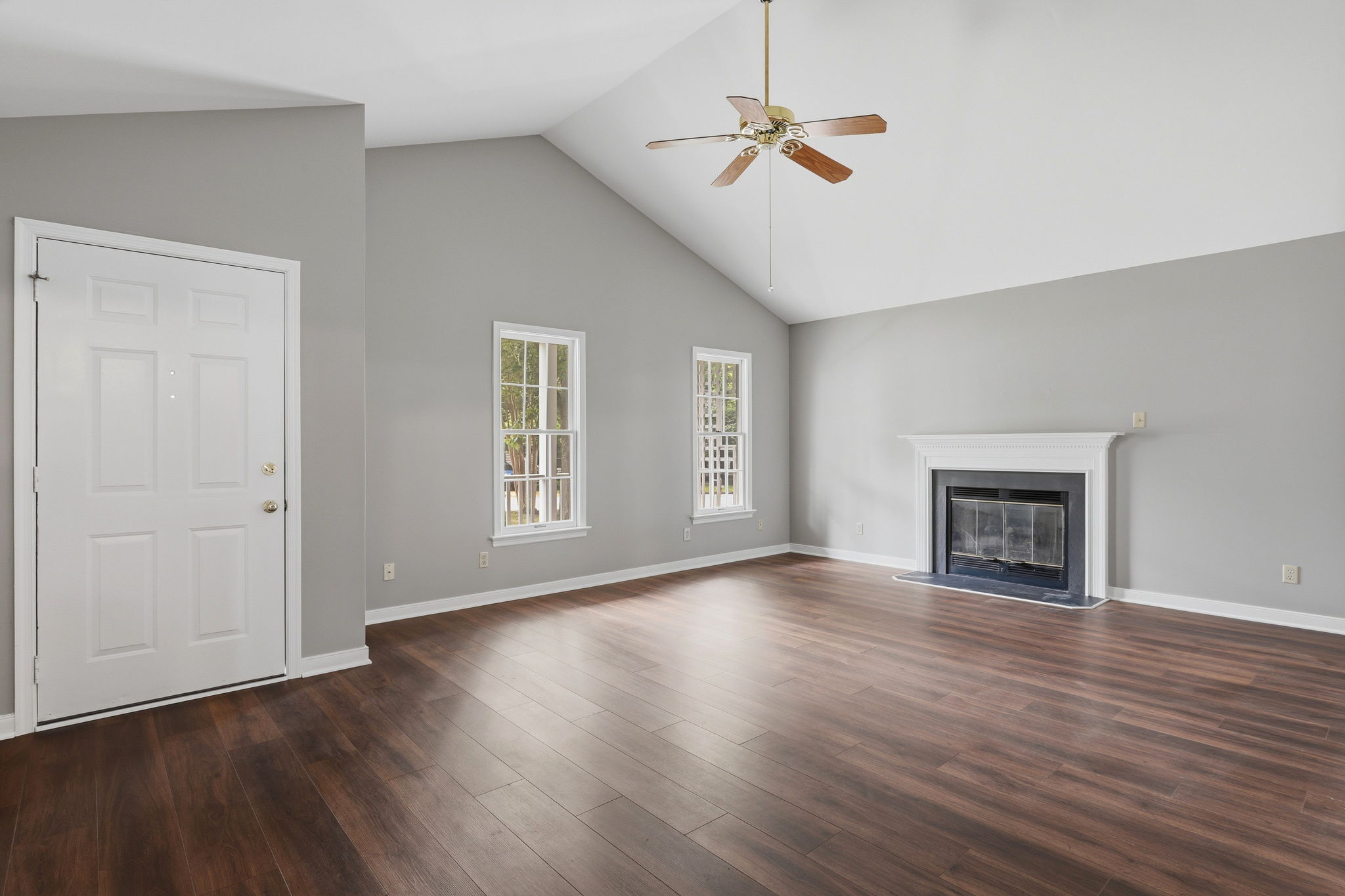 06-Living Room