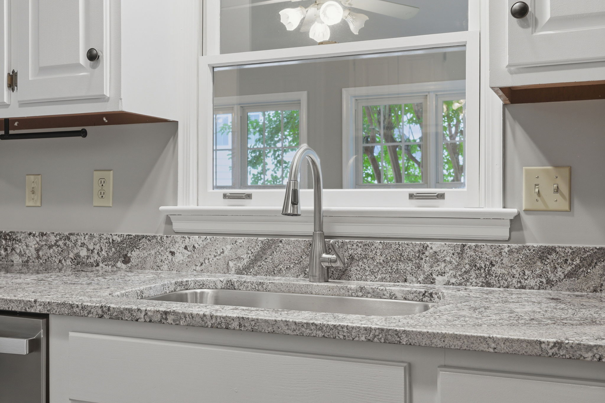 14-Kitchen Sink