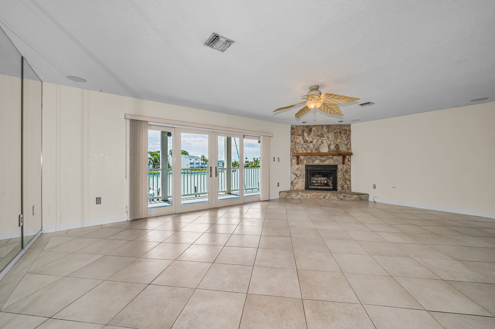 Living Room10