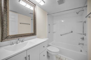 Upper Level Bathroom10