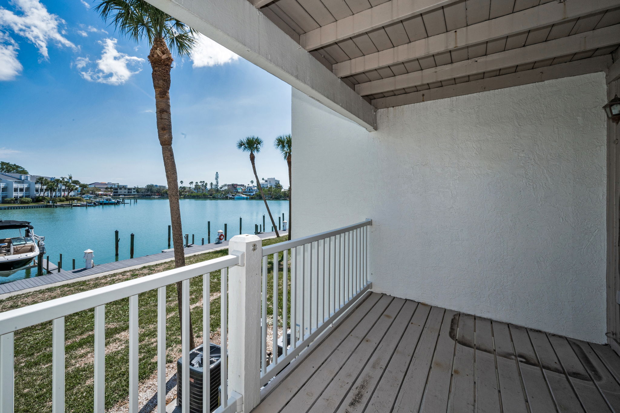 Living Room Balcony2