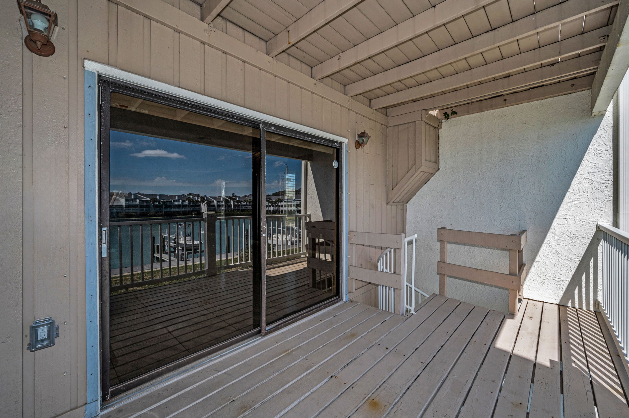 Living Room Balcony3