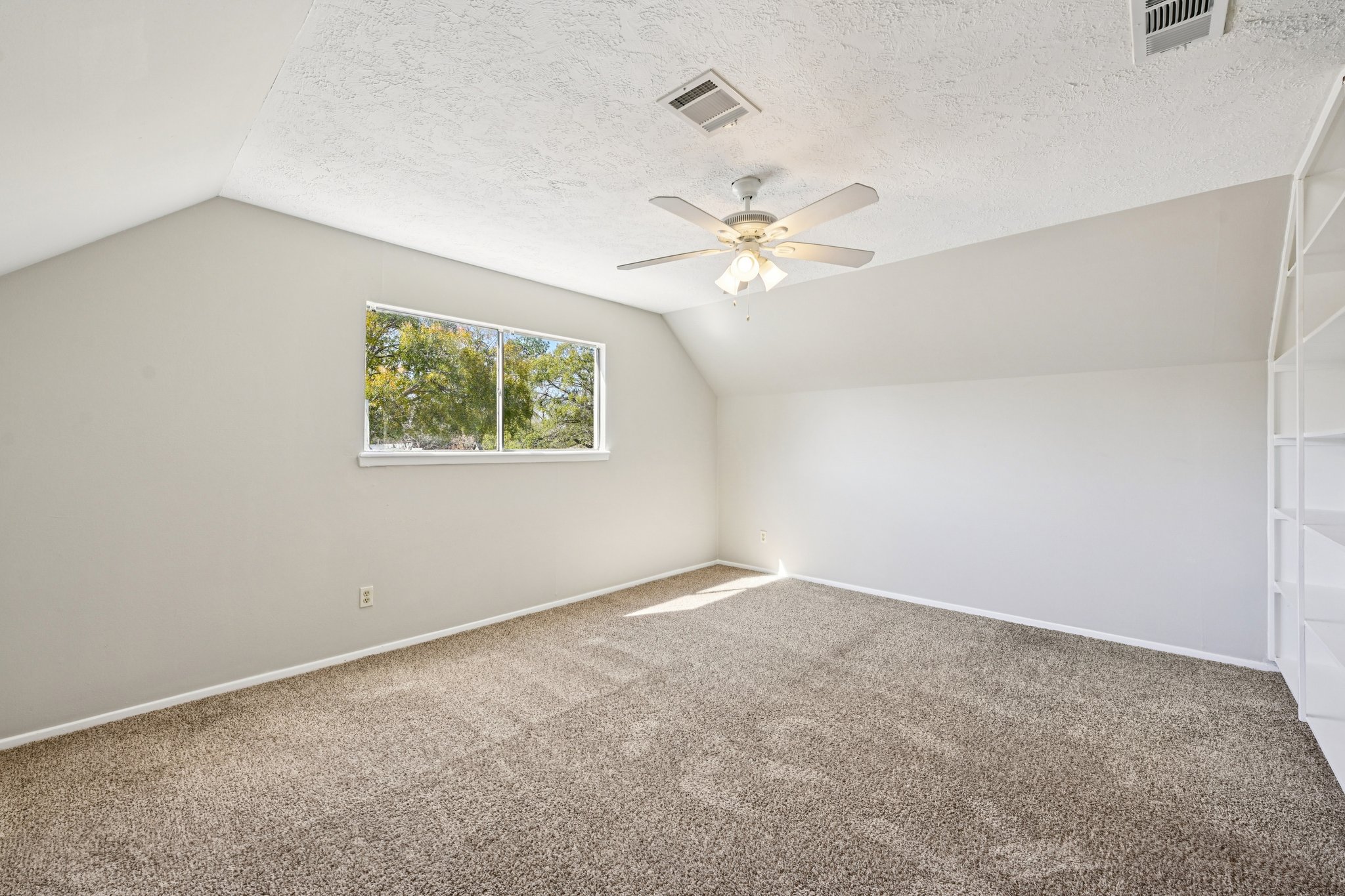 Attlee Dr-S3001-031.jpg