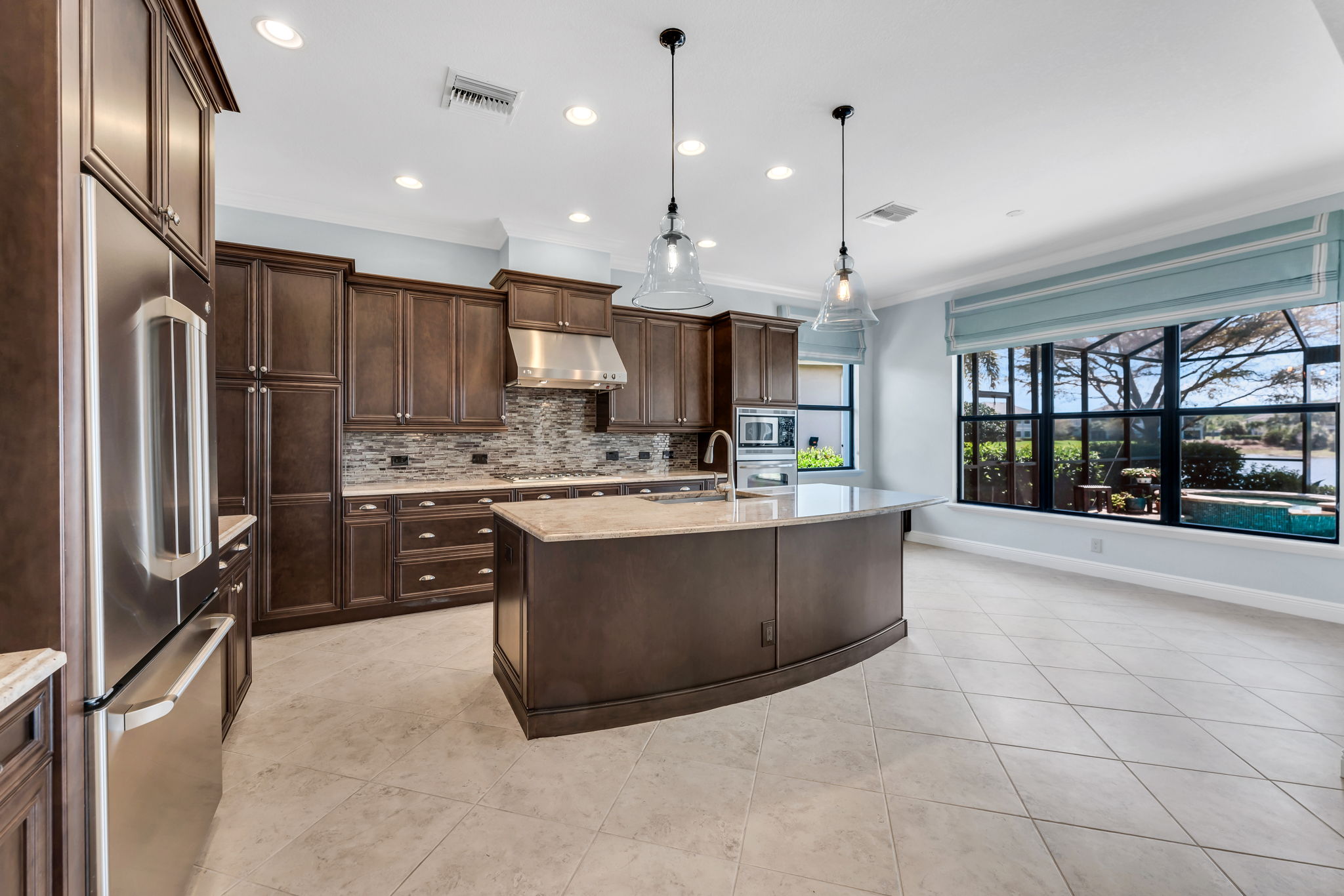 Breakfast Bar - Kitchen