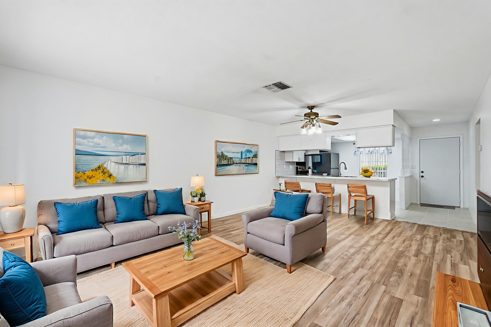 SNY04753 virtually staged.jpeg