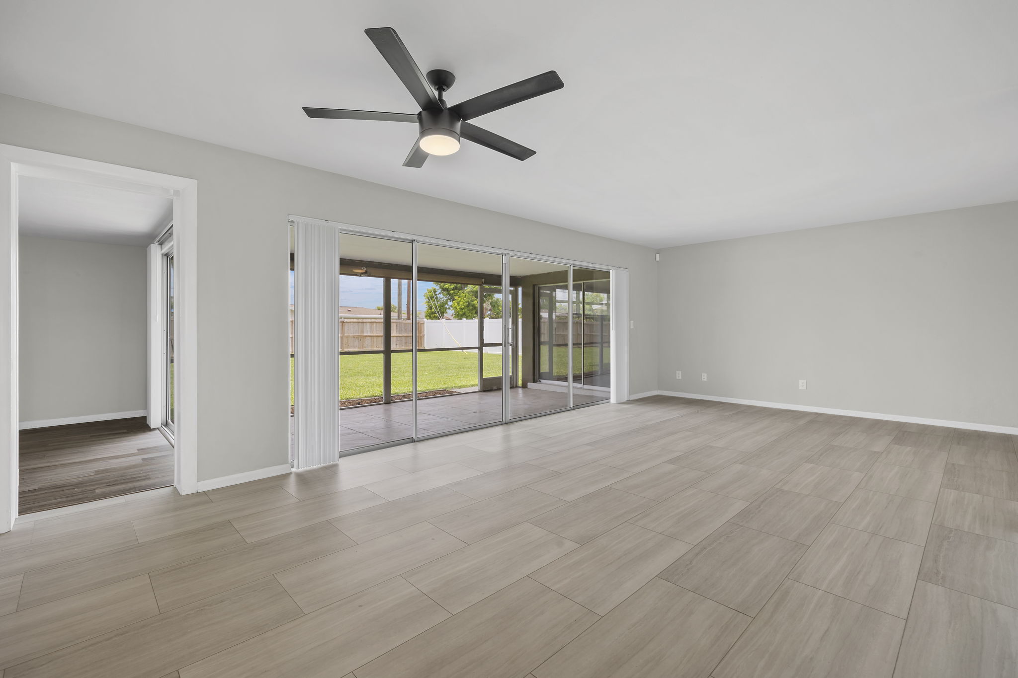 Living Room/Dining Room 2