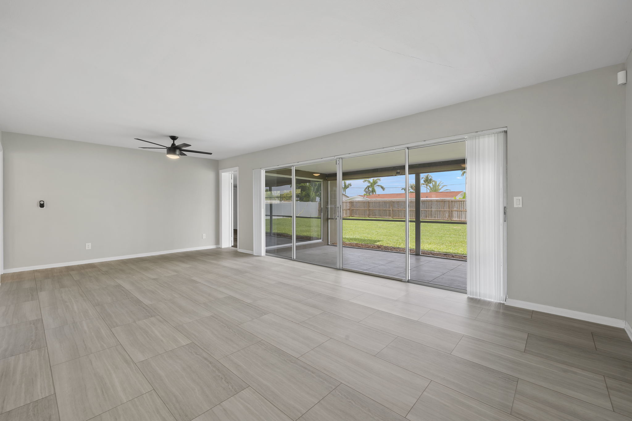 Living Room/Dining Room 1