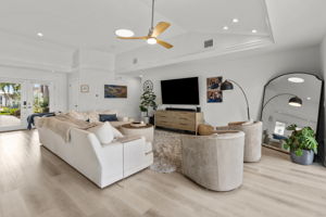  Photo 44
