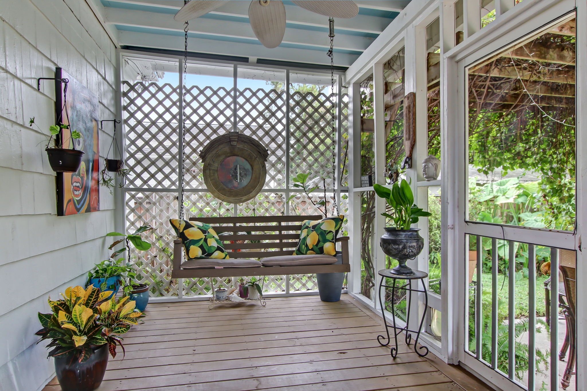 Screened-in Porch