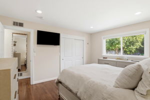 026_F8_1236 Husted Ave