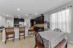 Kitchen Eat-In 3