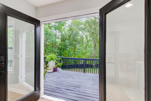 10 Kitchen B Deck Walkout