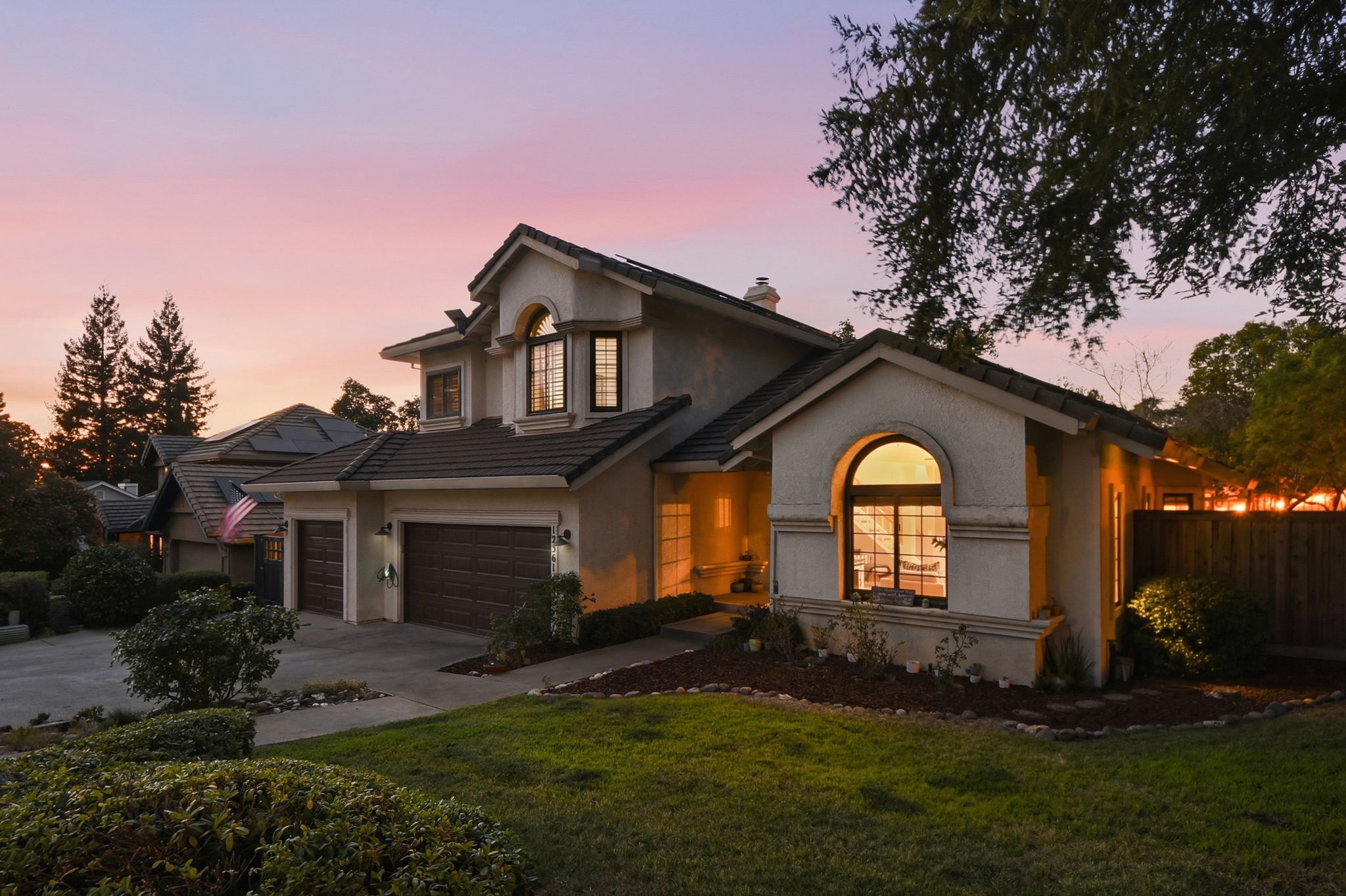 011_F8_TWILIGHT_12361 Homestead Way