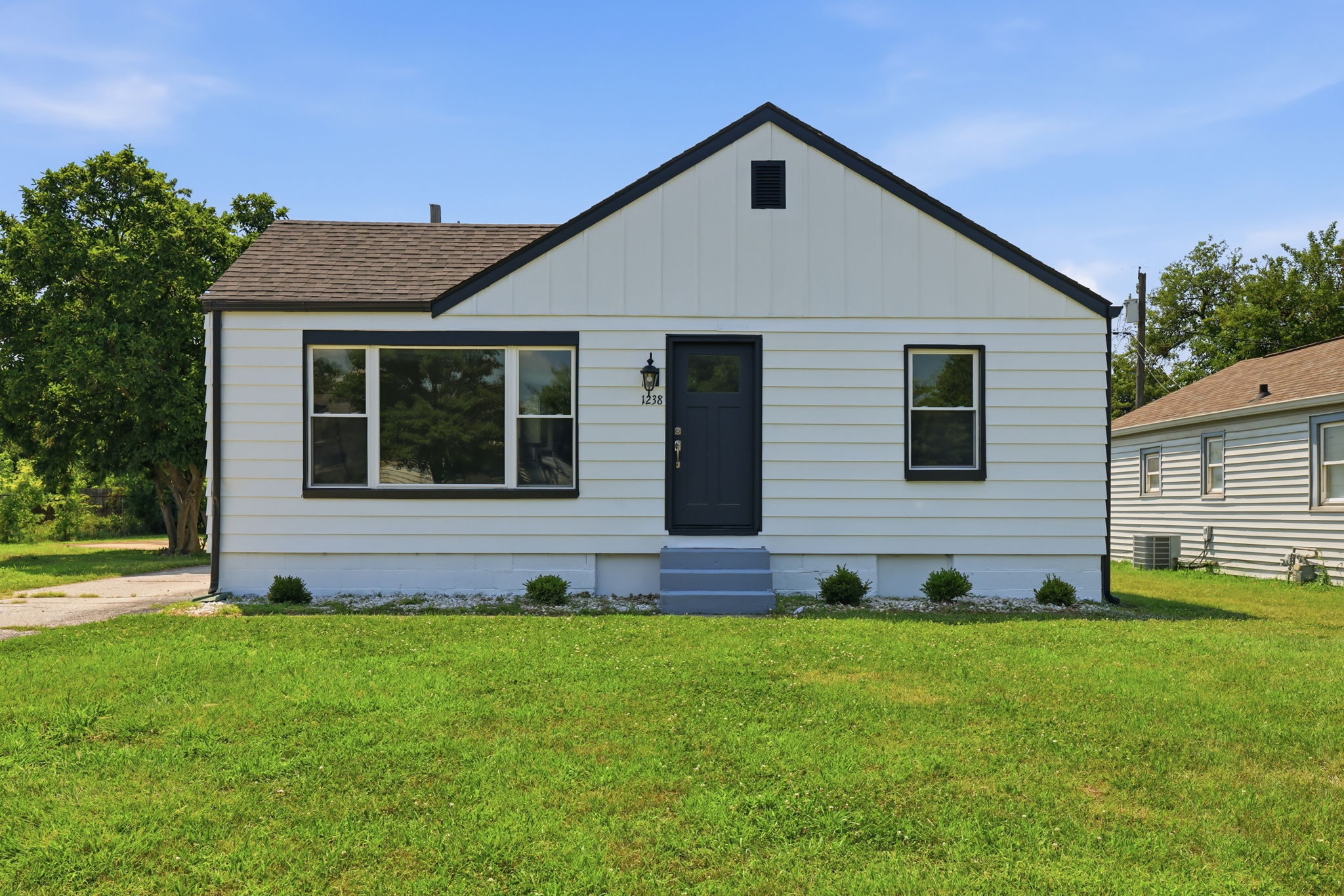 1238 S Centennial St_002